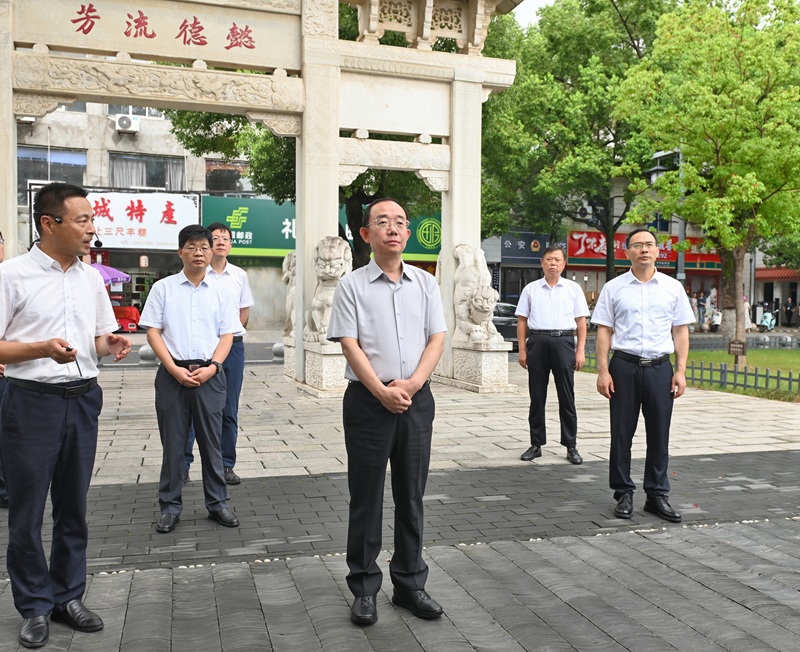 FBUWEWiN6GaAPGyYAAQnIv_vEfE124.jpg